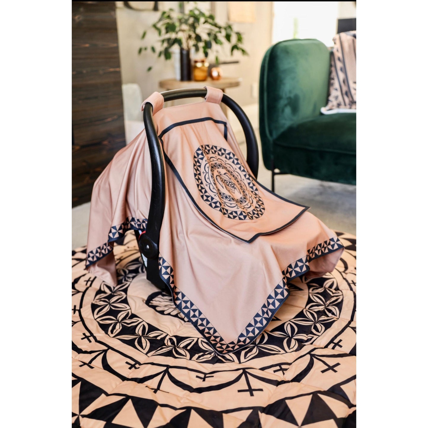 Capsule cover in Melomelo