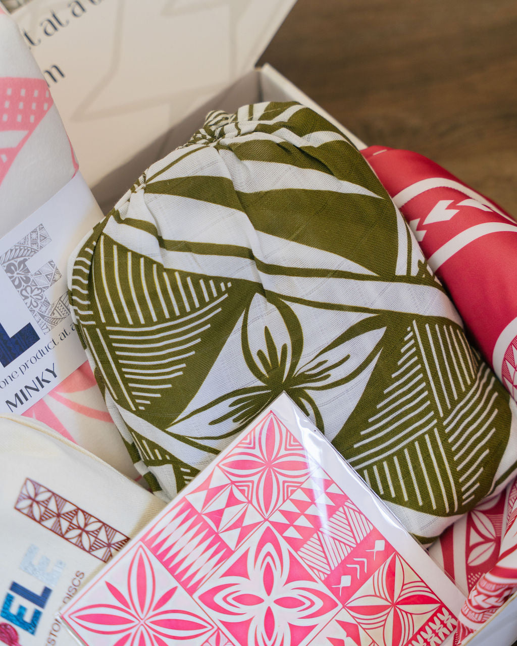 Island Bloom Baby Gift Box – Pink Edition