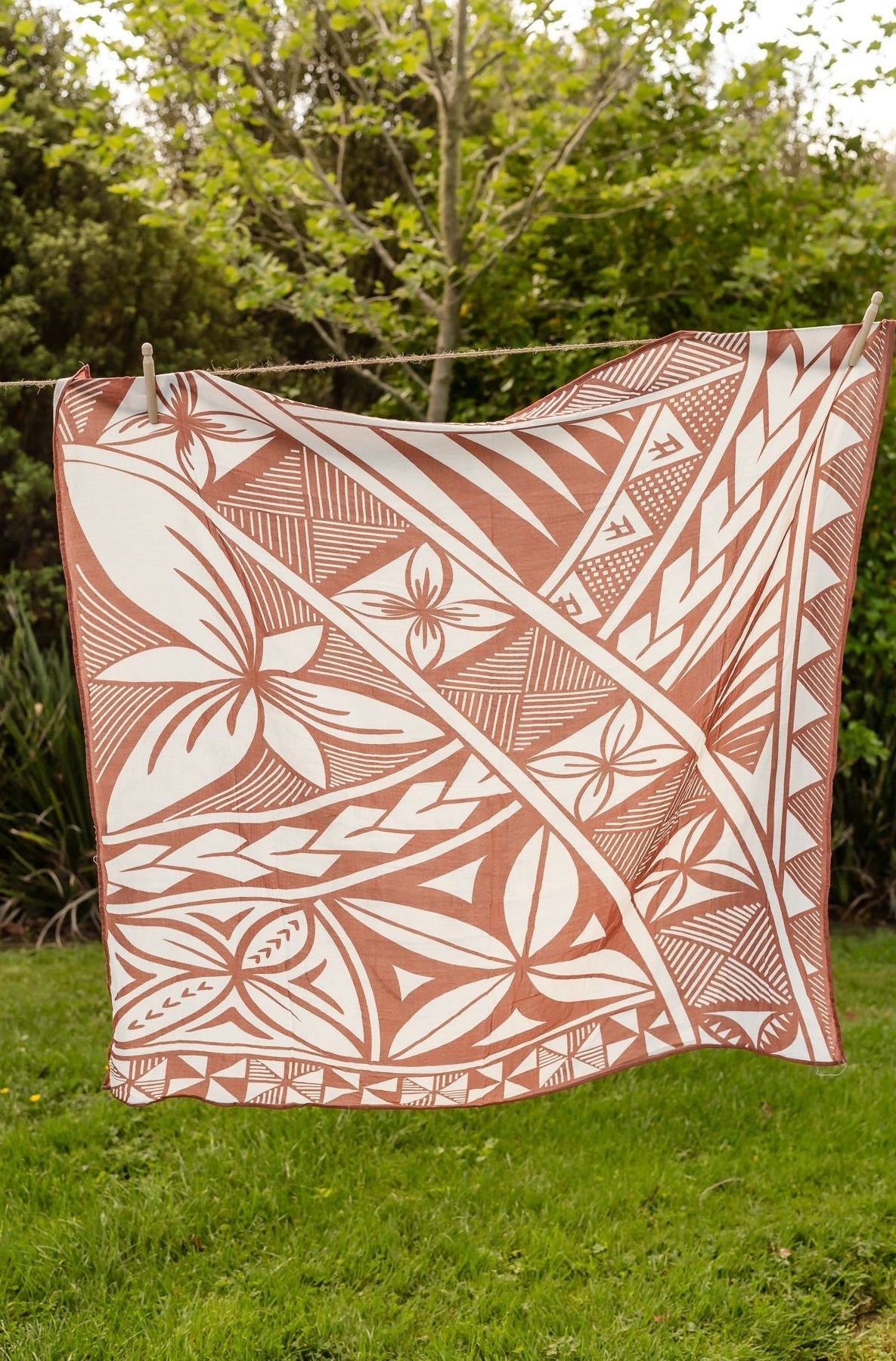 Muslin wrap in Coconut shell